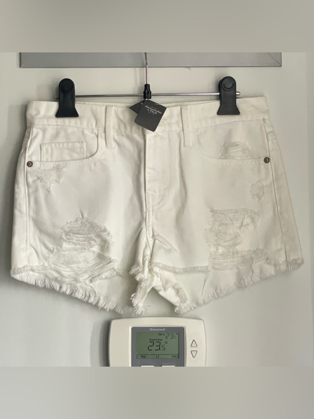NWT ABERCROMBIE & FITCH High Rise Distressed White Denim Shorts